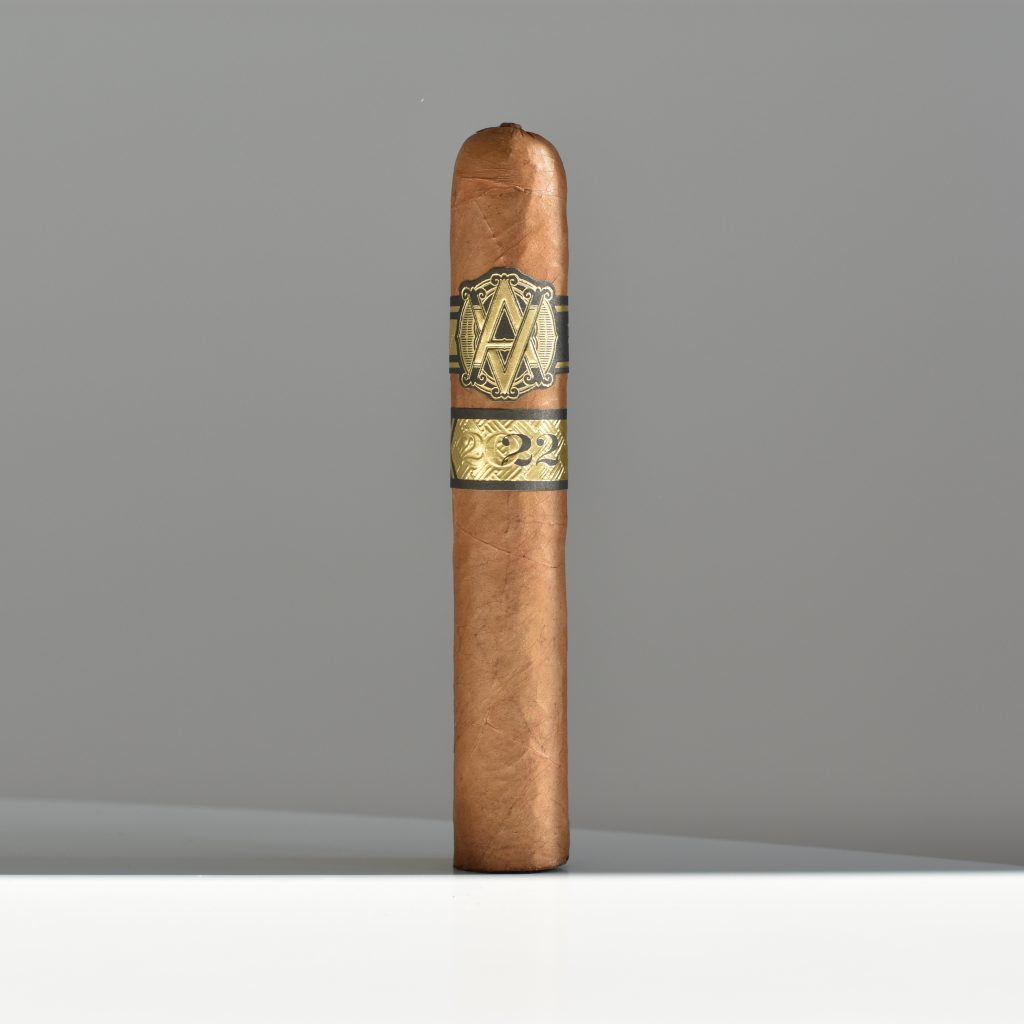 AVO Improvisation Outro 2022 White Robusto Grande polskiaficionado.pl