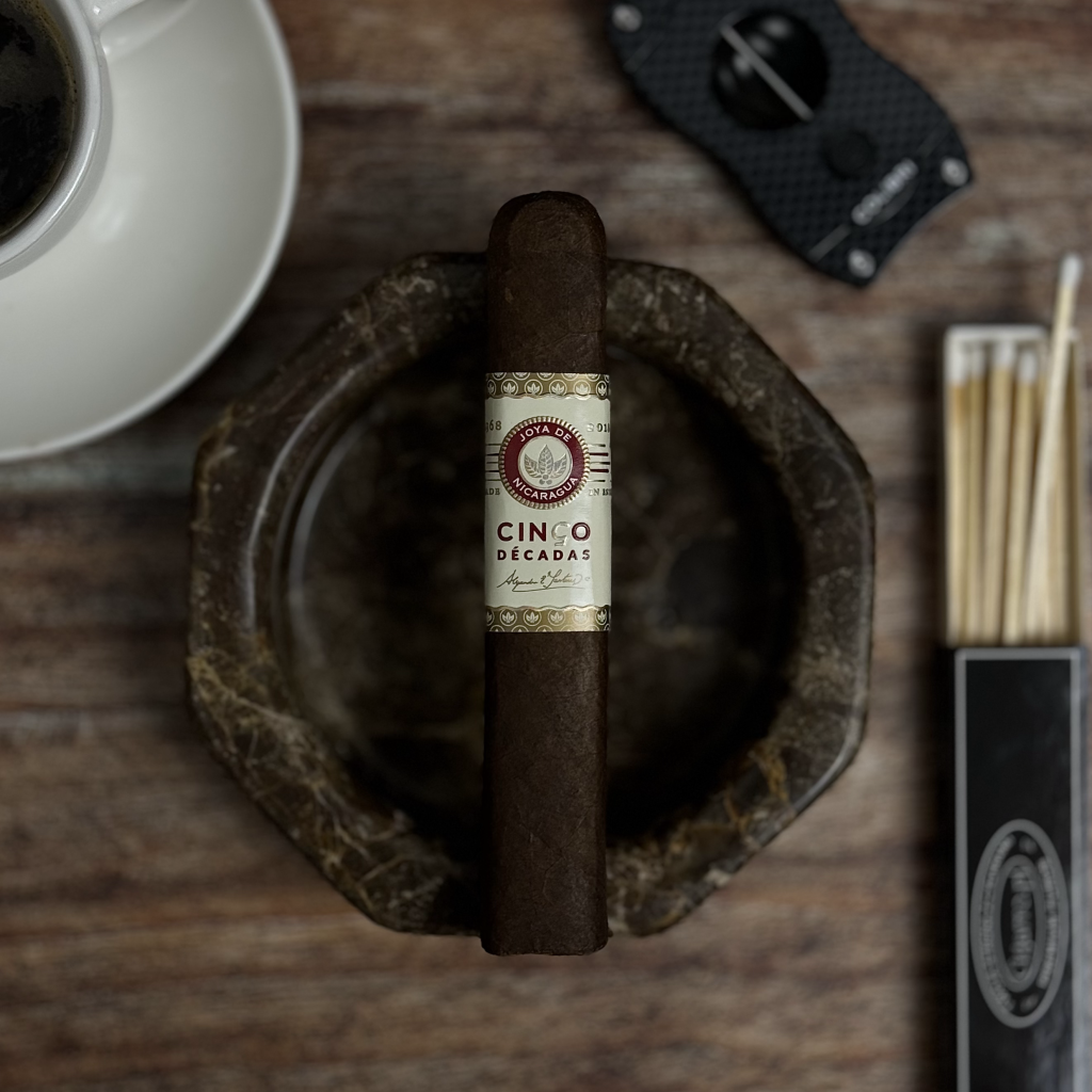 Cygaro Joya de Nicaragua Cinco Décadas El Cumiche Polski Aficionado