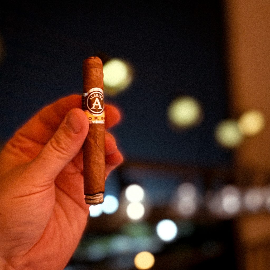 Cygaro Aladino Corojo Elegante Polski Aficionado