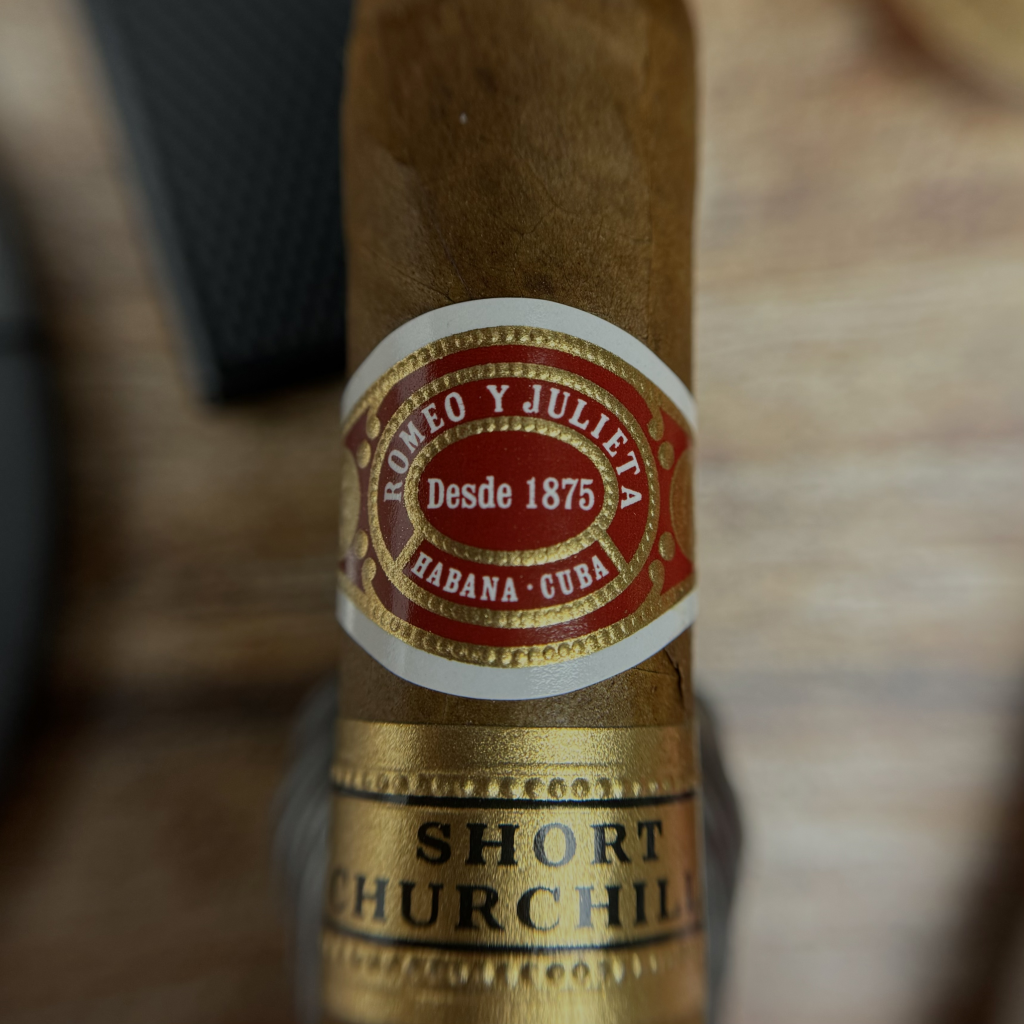 Romeo y Julieta Short Churchills Polski Aficionado