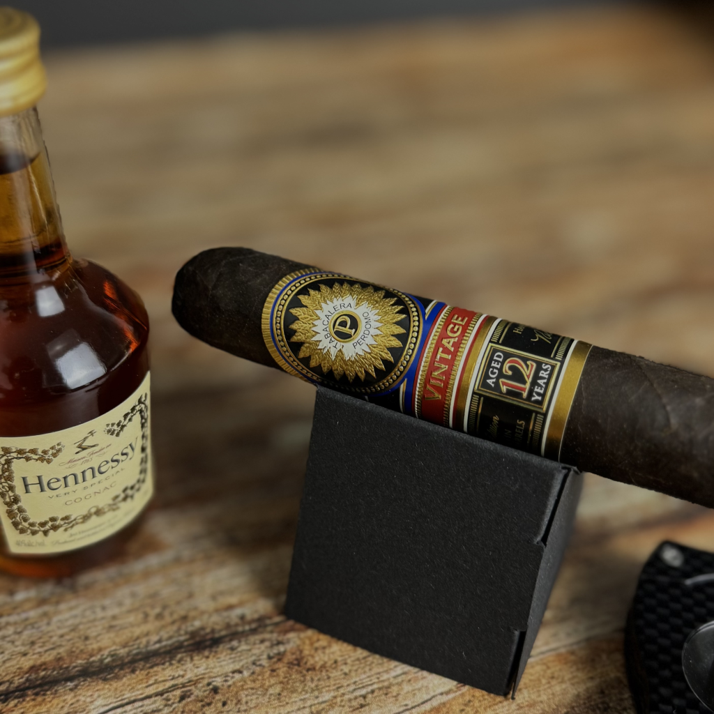 Cygaro Perdomo Double Aged 12-Year Vintage Maduro Robusto Polski Aficionado