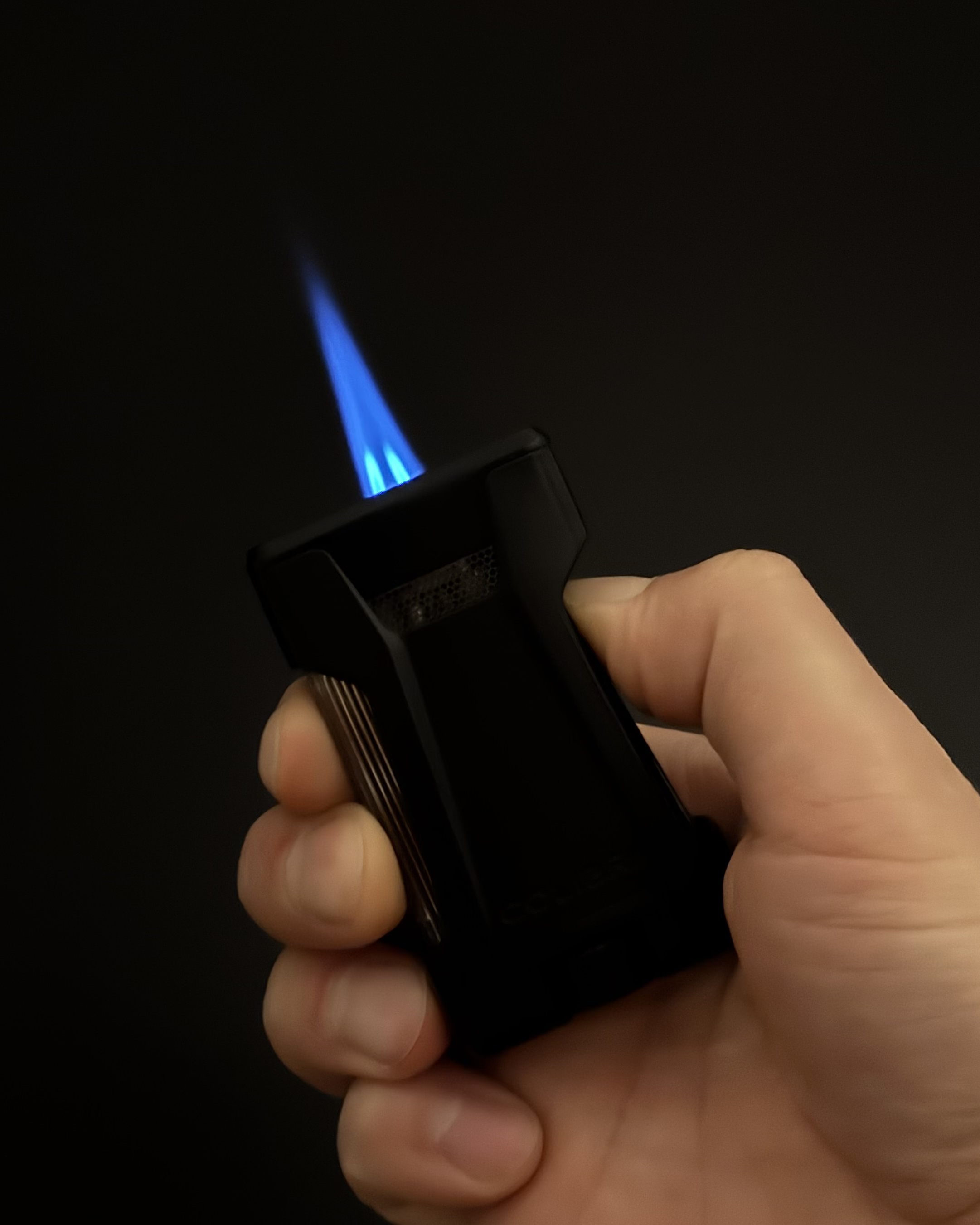 Zapalniczka Colibri Rebel jet flame Polski Aficionado