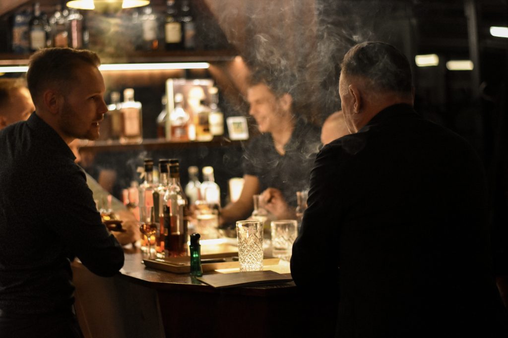 Relacja ze spotkania z Jeremym Casdaglim i rumem Izalco