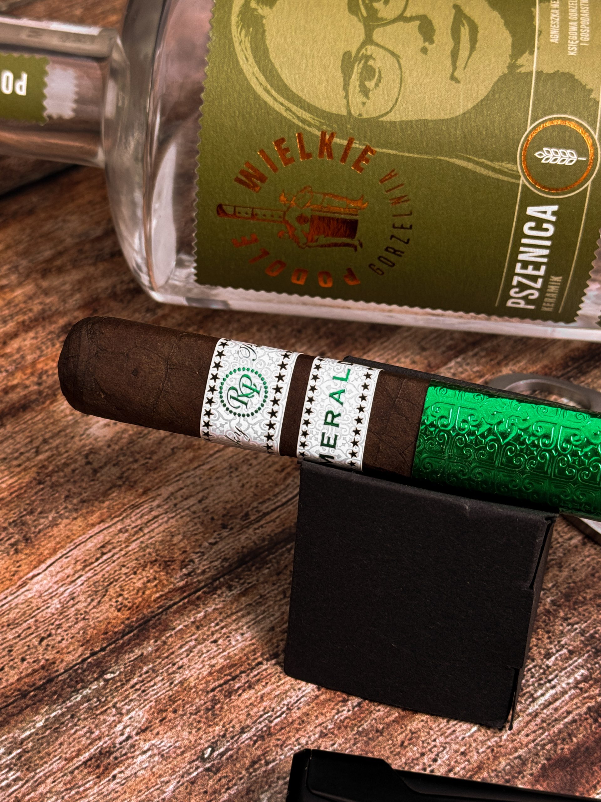 Cygaro Rocky Patel Emerald Robusto Polski Aficionado
